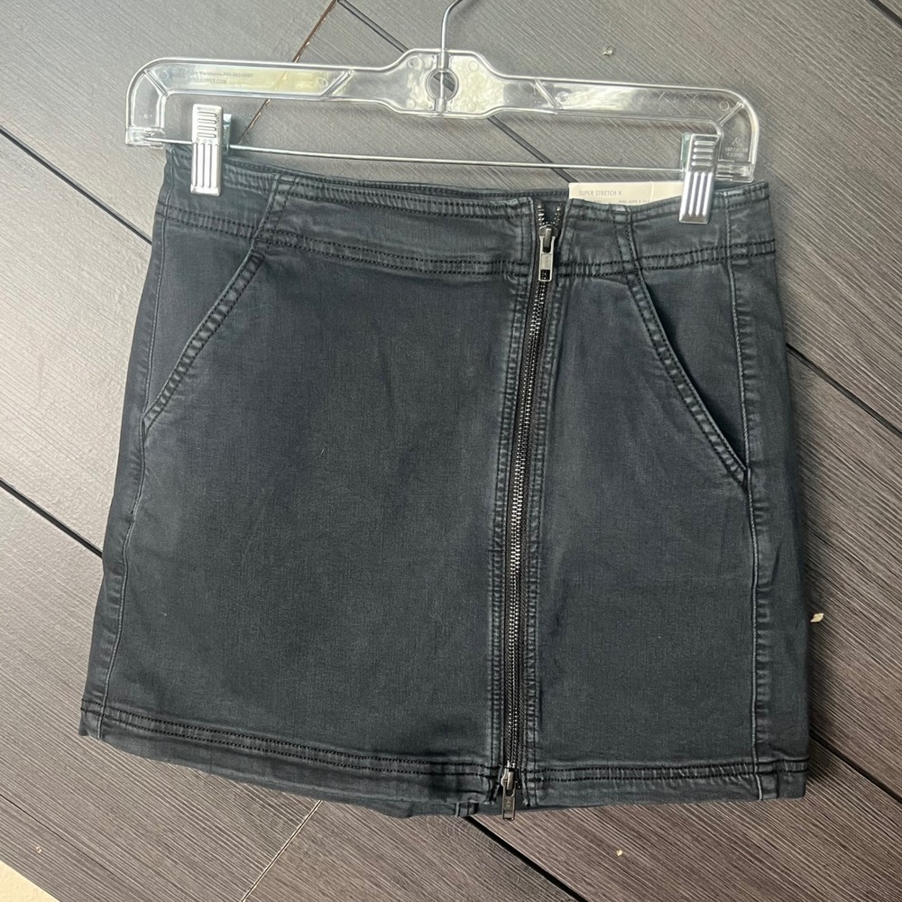 American Eagle Women's‎ Hi Rise Mini Skirt Black Zip Front Stretch Size 2 Y2K